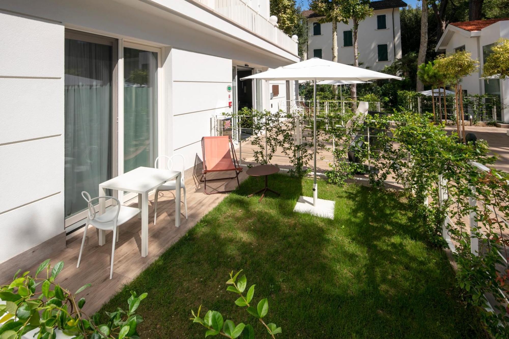 Elegance Riccione Aparthotel Екстериор снимка