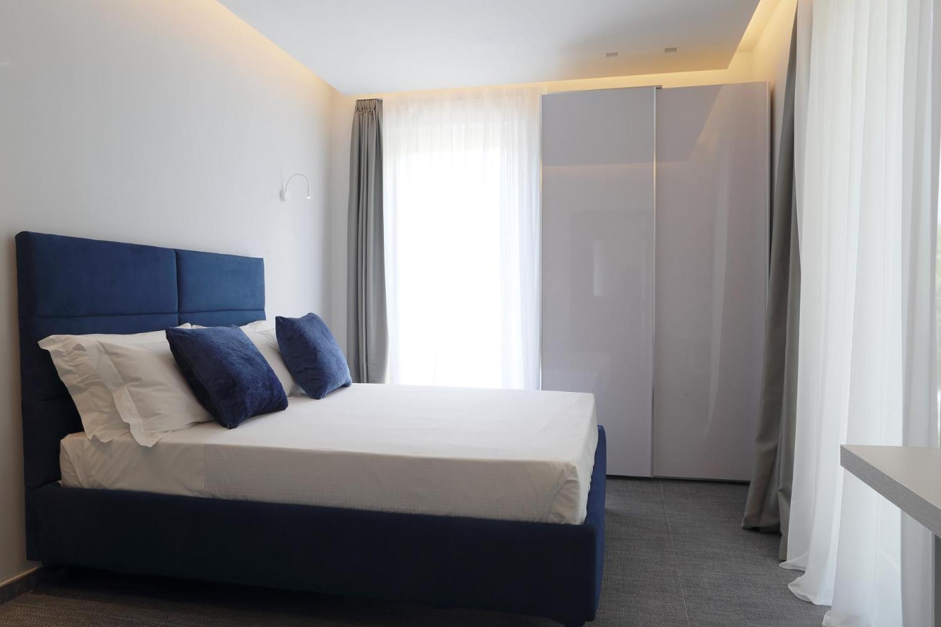 Elegance Riccione Aparthotel Стая снимка