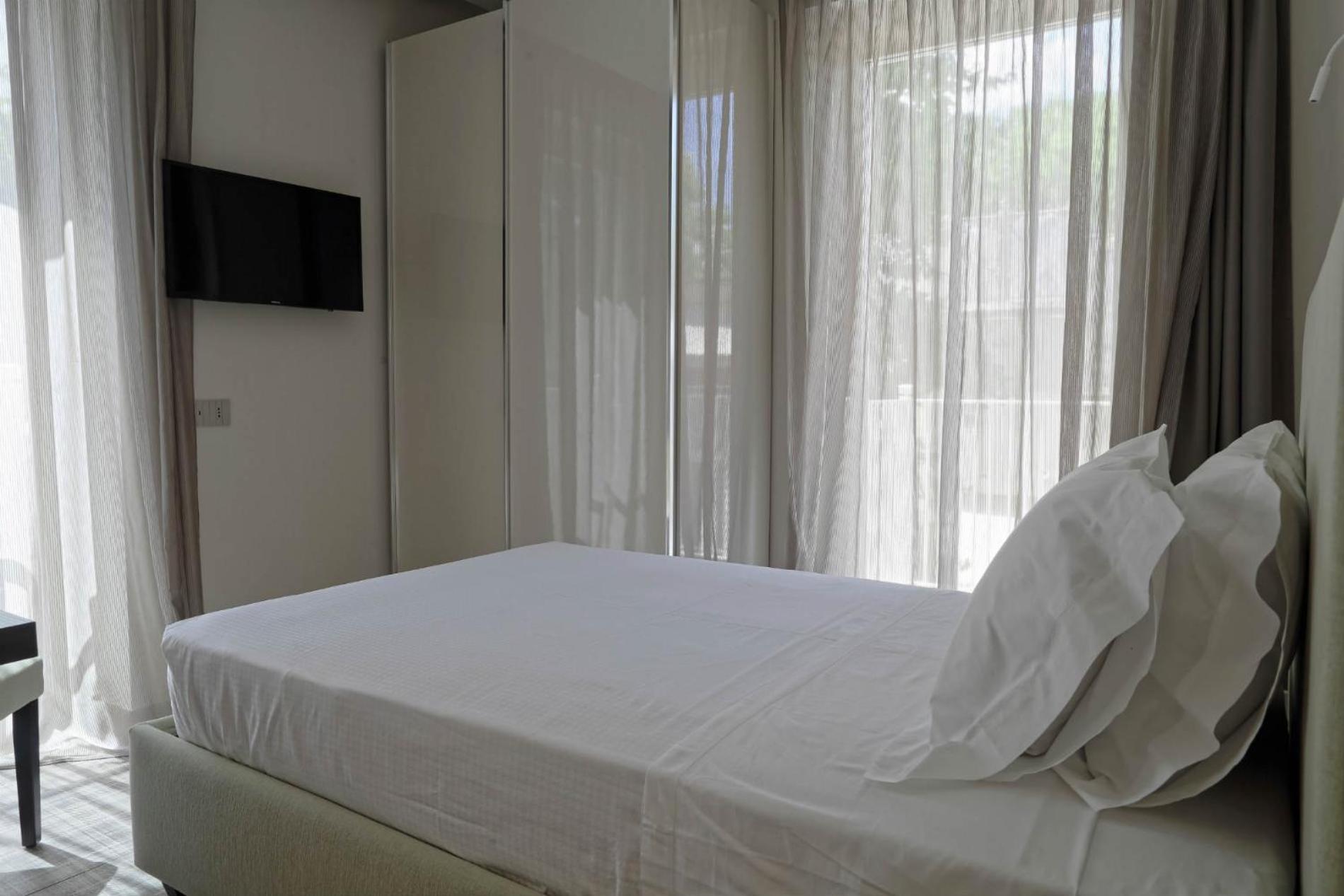 Elegance Riccione Aparthotel Стая снимка