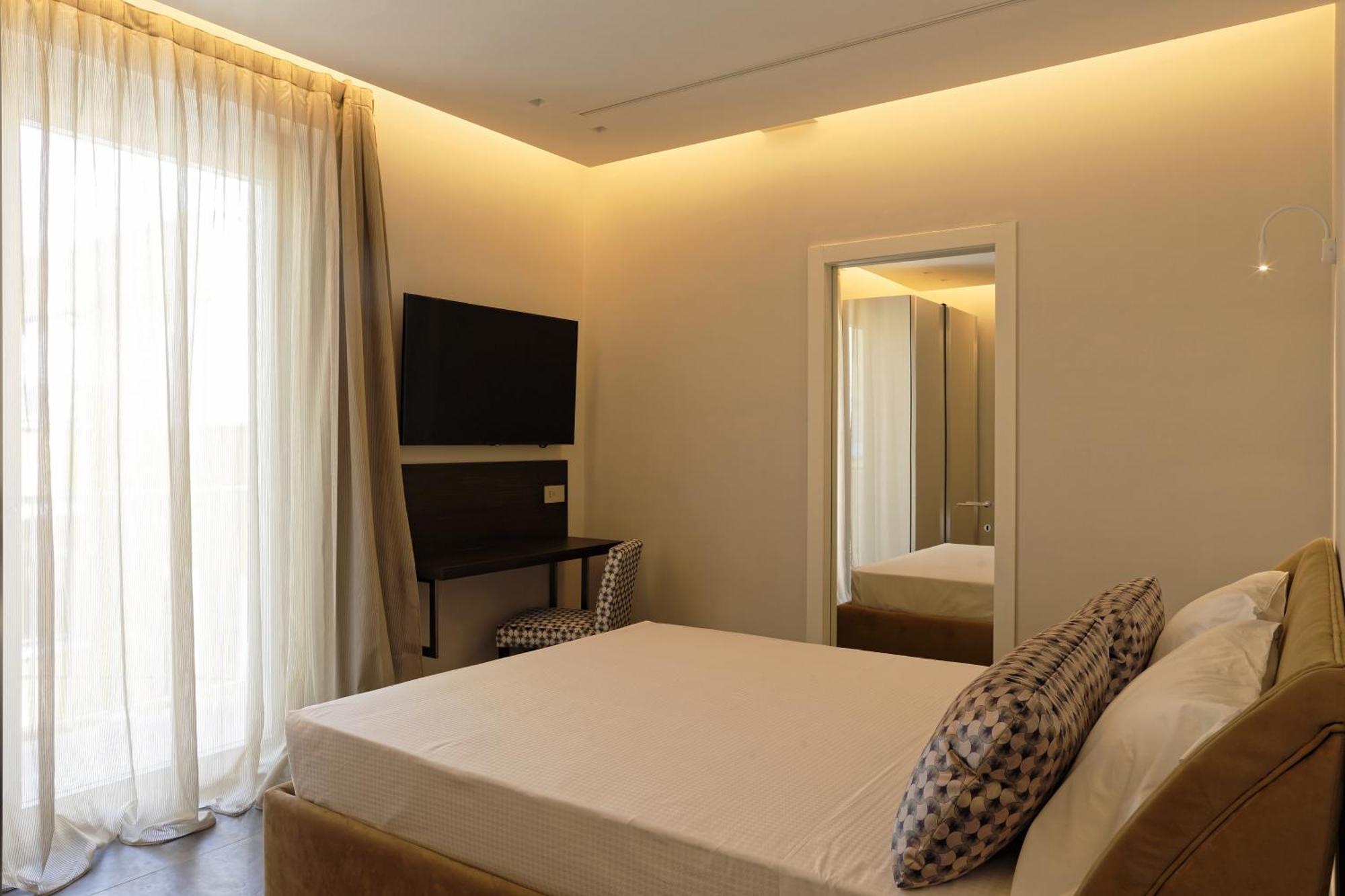Elegance Riccione Aparthotel Стая снимка